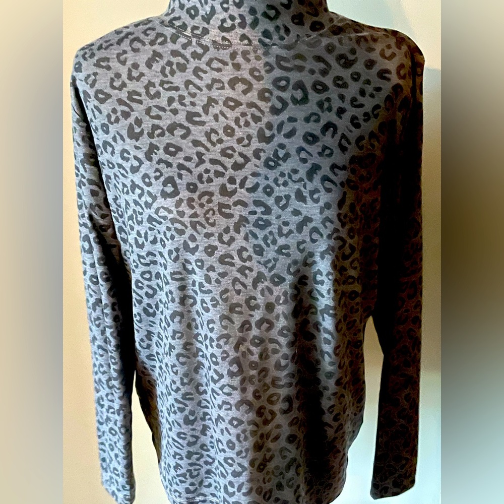 Karen Scott leopard print turtleneck shirt
